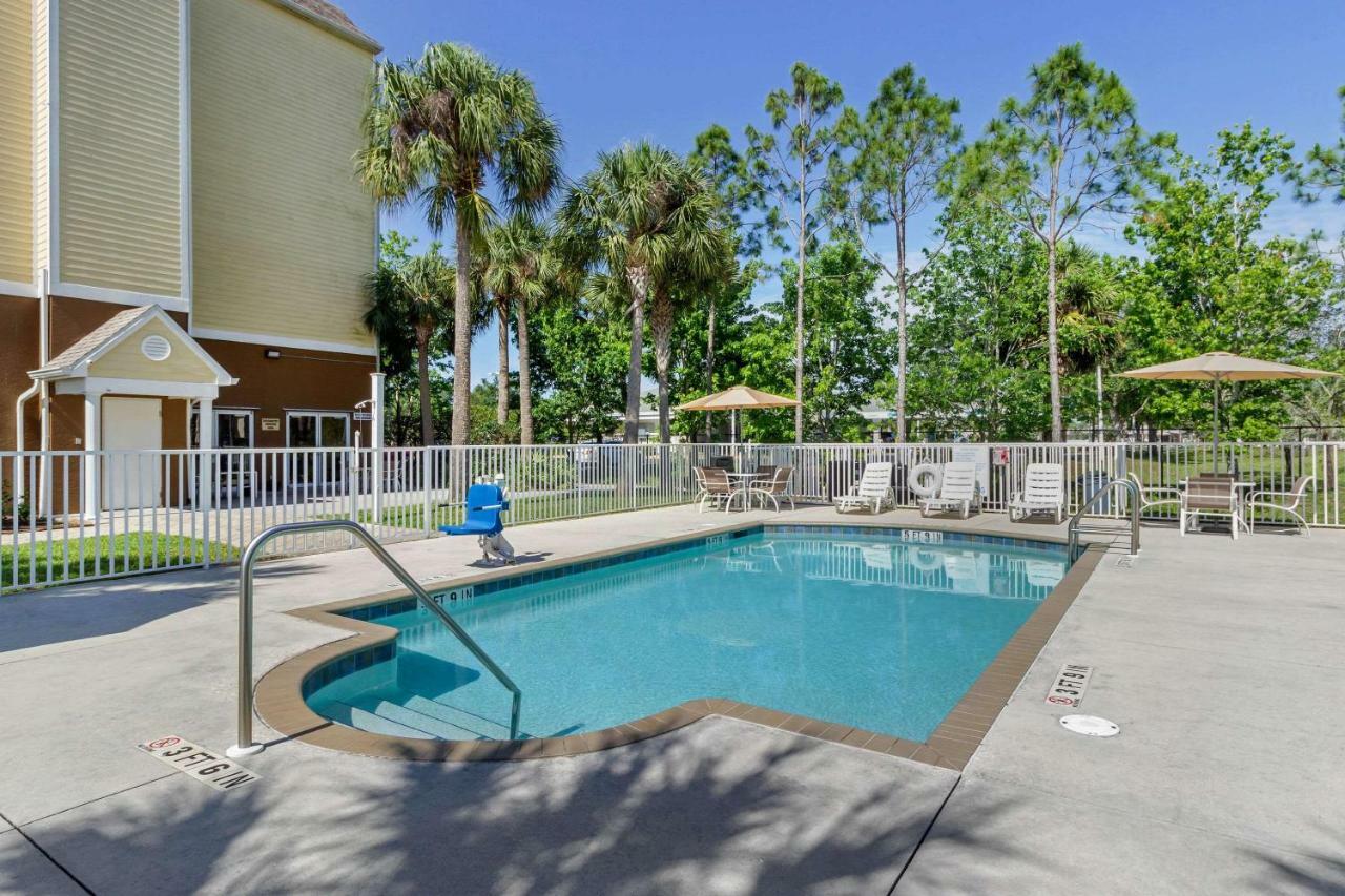 Quality Inn & Suites Lehigh Acres Fort Myers Exterior photo